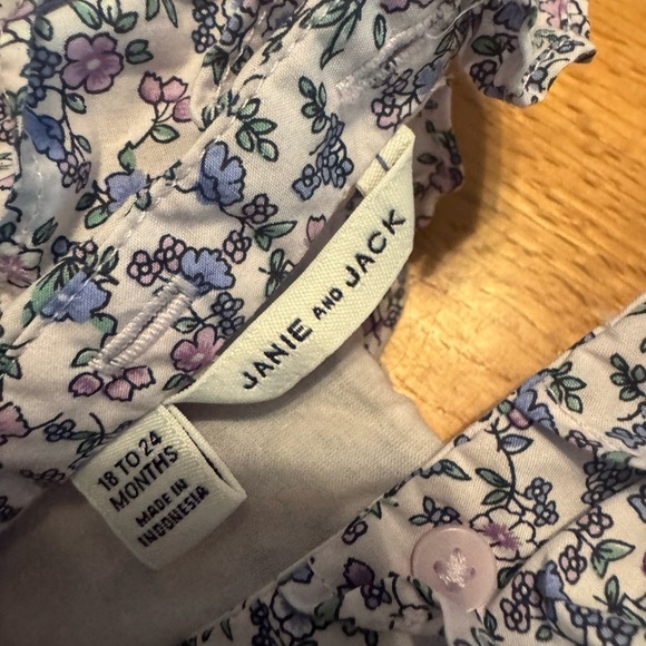 Janie and Jack 18-24 months Floral Ruffle Kids Top girls cotton buttons on back - Picture 3 of 3